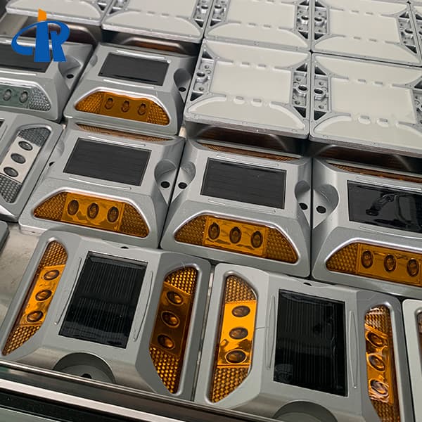 Yellow Glass Solar Pavement Markers With Stem